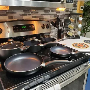 Apartment Private & Comfortable Full House Near Royal Alexandra Hospital Stadium Downtown & Mall Access
